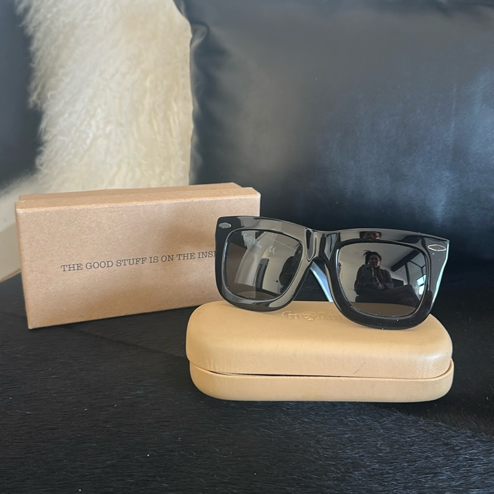 Grey Ant Sunglasses-Black- seen on Beyoncé